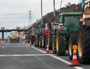 Στα μπλόκα ξεκίνησαν να κατεβαίνουν οι αγρότες της χώρας